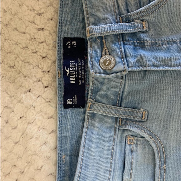 Size 1R skinny light washed Holister jeans - Picture 2 of 2